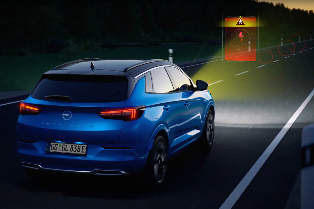 Olhar em frente | O Sistema de Visão Noturna do novo Opel Grandland