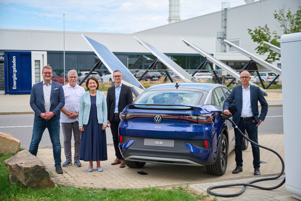 Volkswagen combina parque de carregamento rápido com power bank de elevada capacidade