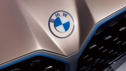 BMW poderá adotar um modelo de venda direta semelhante ao da Tesla