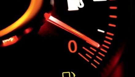 Faz mal ao automóvel andar na reserva de combustível?
