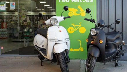 Feu Vert começa a vender motos eléctricas e acrescenta a marca Velca ao seu catálogo