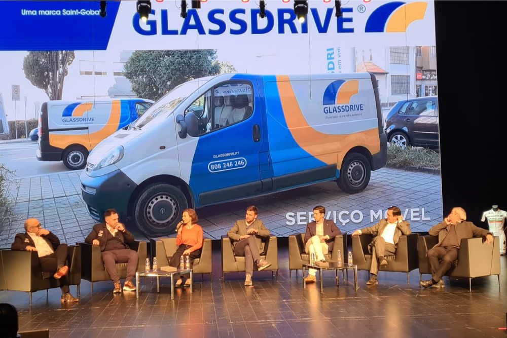 GLASSDRIVE mantém a aposta no Ciclismo para 2023 como patrocinador principal da Equipa Profissional Glassdrive | Q8 | Anicolor