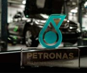 Soc. Com. C. Santos distinguida pela Petronas Lubricants International