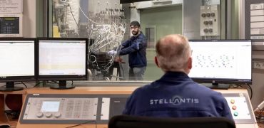 Parceria entre Stellantis e Aramco confirma a compatibilidade dos eFuel com as famílias de motores europeus
