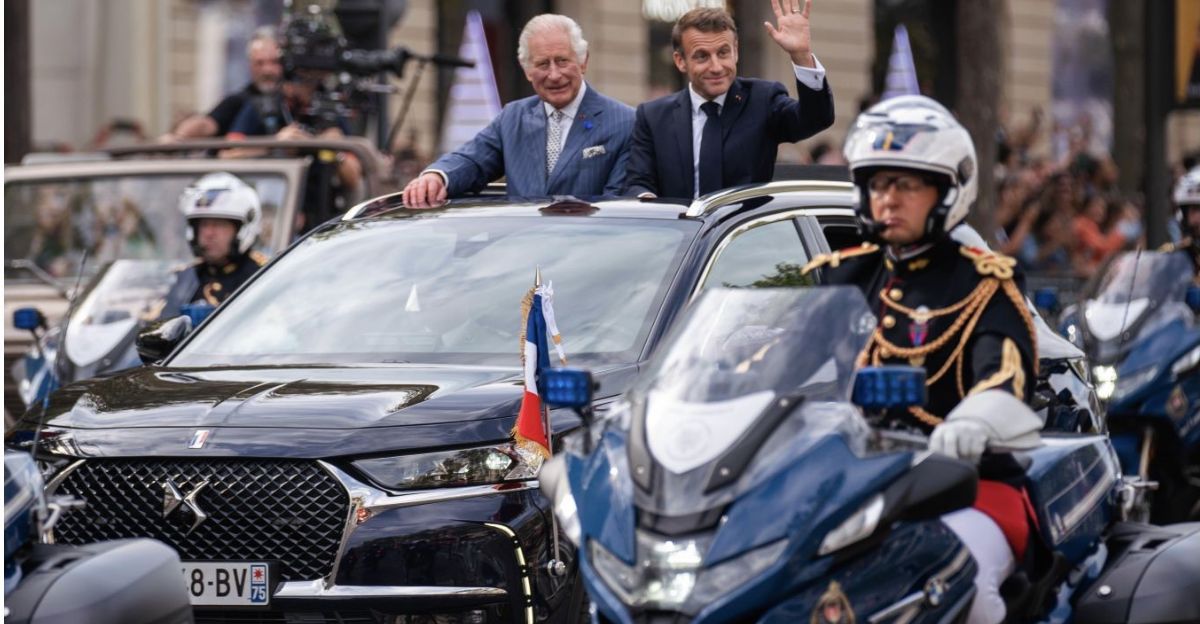 Visita de estado a França do rei Carlos III e da Rainha Camilla  O DS 7 no centro do desfile dos Champs Élysées