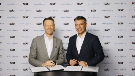 SIXT e Stellantis chegam a acordo para a compra de até 250 mil veículos, lançando as bases para uma maior expansão global